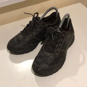 Leather sneakers